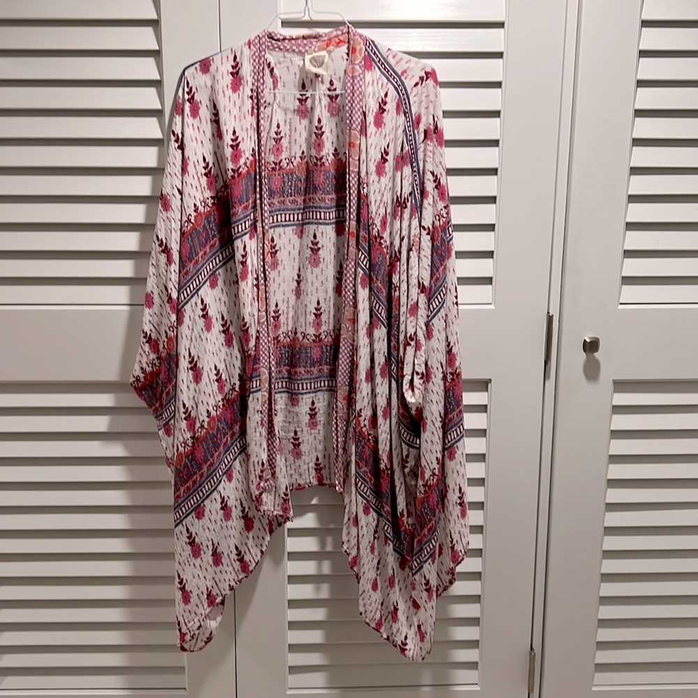 Kimono, Wrap, cover up, smock, robe.
